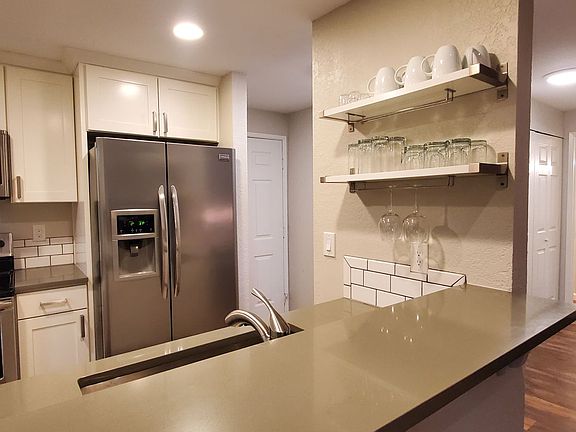 4th image of 14641 NE 31st St APT 8D