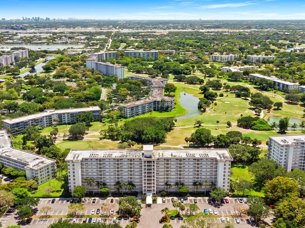 3510 Oaks Way #1002, Pompano Beach, FL 33069