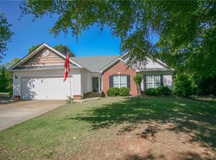 800 Custom Ln, Winder, GA 30680