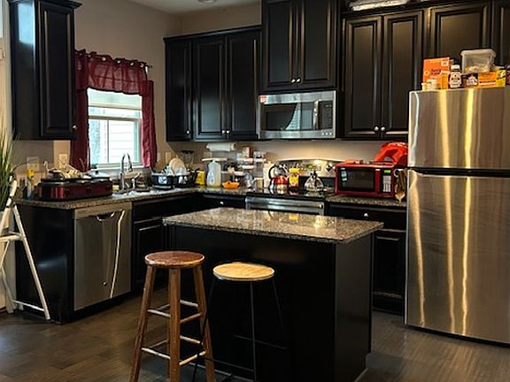 4th image of 14 Norman Creek Ct