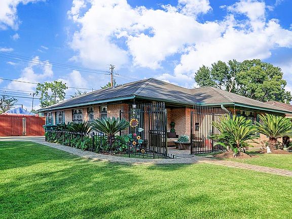 2nd image of 5222 De Lange Ln