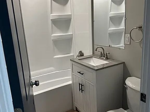 3rd image of 16947 Wolf Rd #4