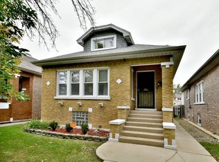 5538 W Roscoe St, Chicago, IL 60641