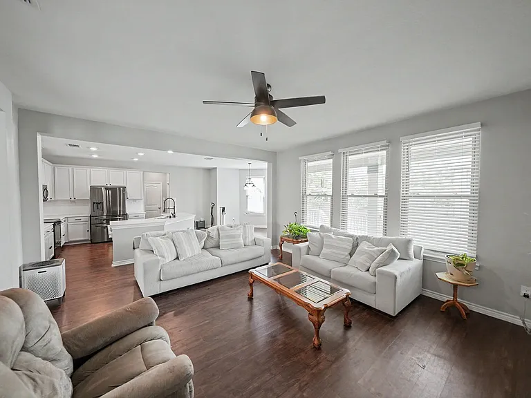 9406 Copperway — Photo 12