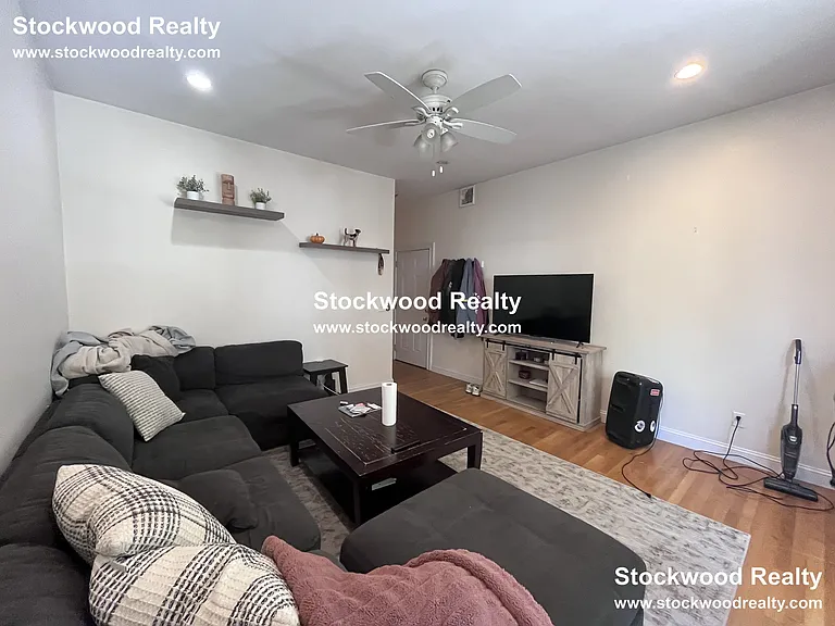 16 Gates St #1 — Photo 24