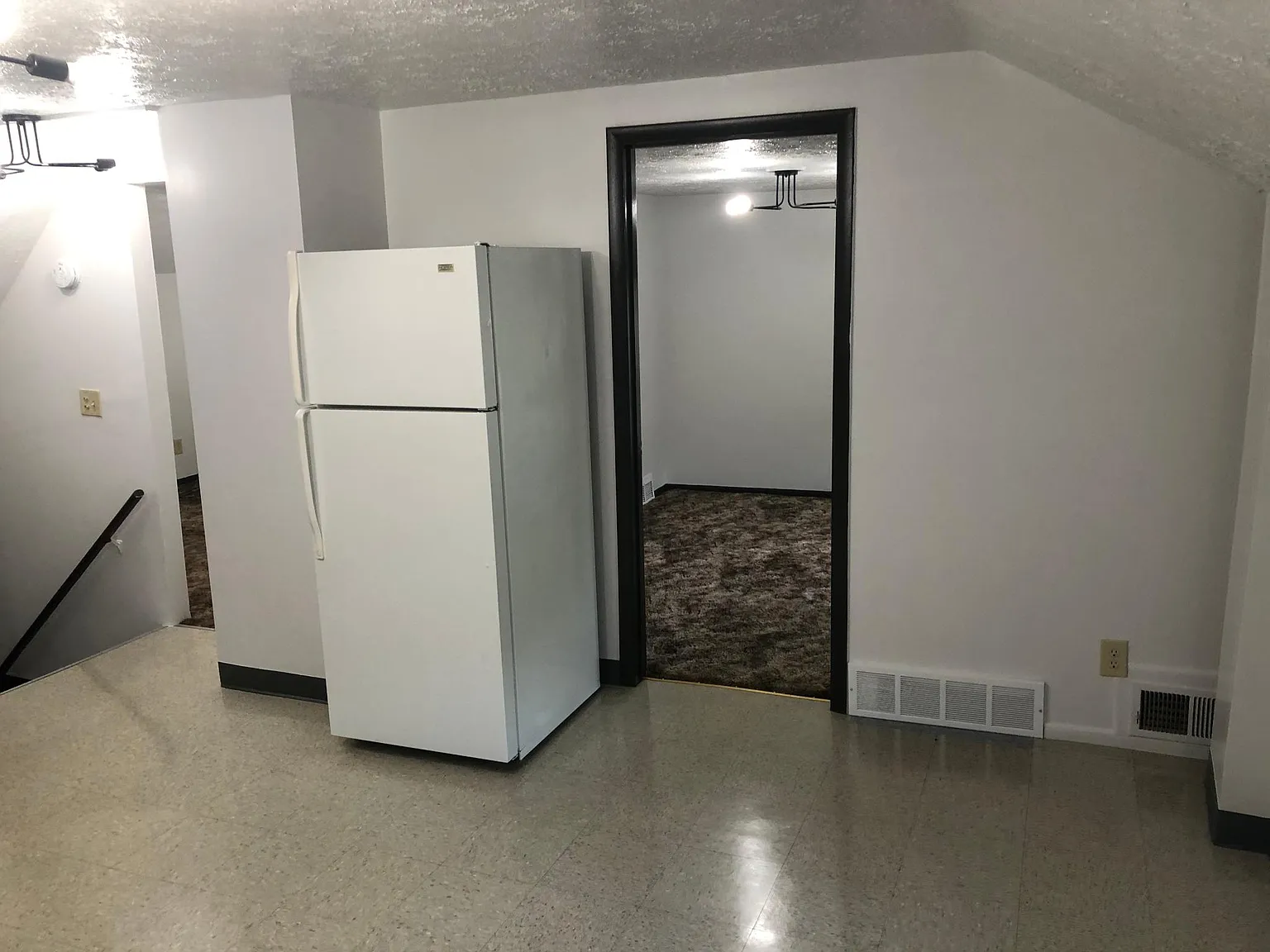 82 E Emerling Avenue — Photo 3
