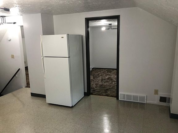 3rd image of 82 E Emerling Ave Floor 2
