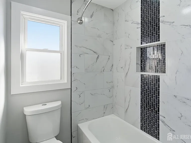 19 Evelyn Ct — Photo 13