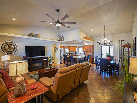 4th image of 11360 S Viewpointe Way