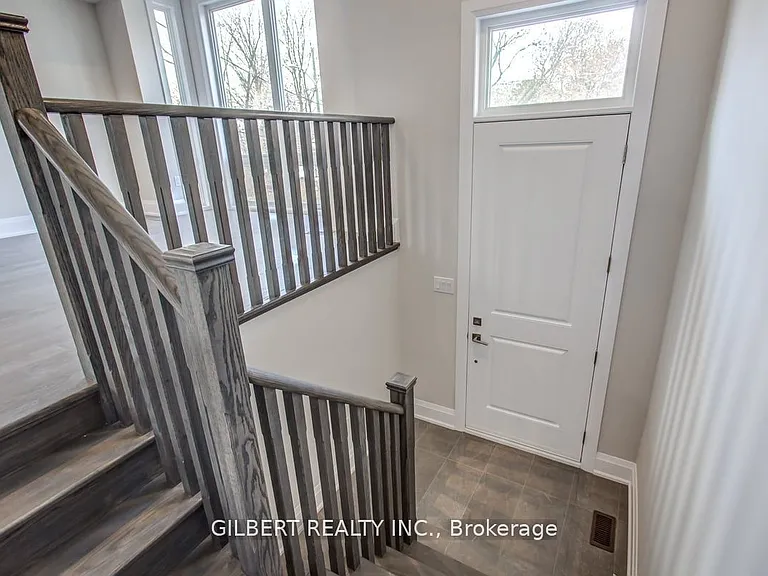 35B Marquette Ave — Photo 2