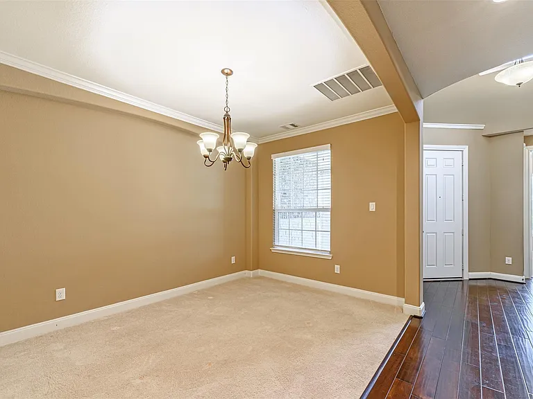 4607 Rockton Hills Ln — Photo 8