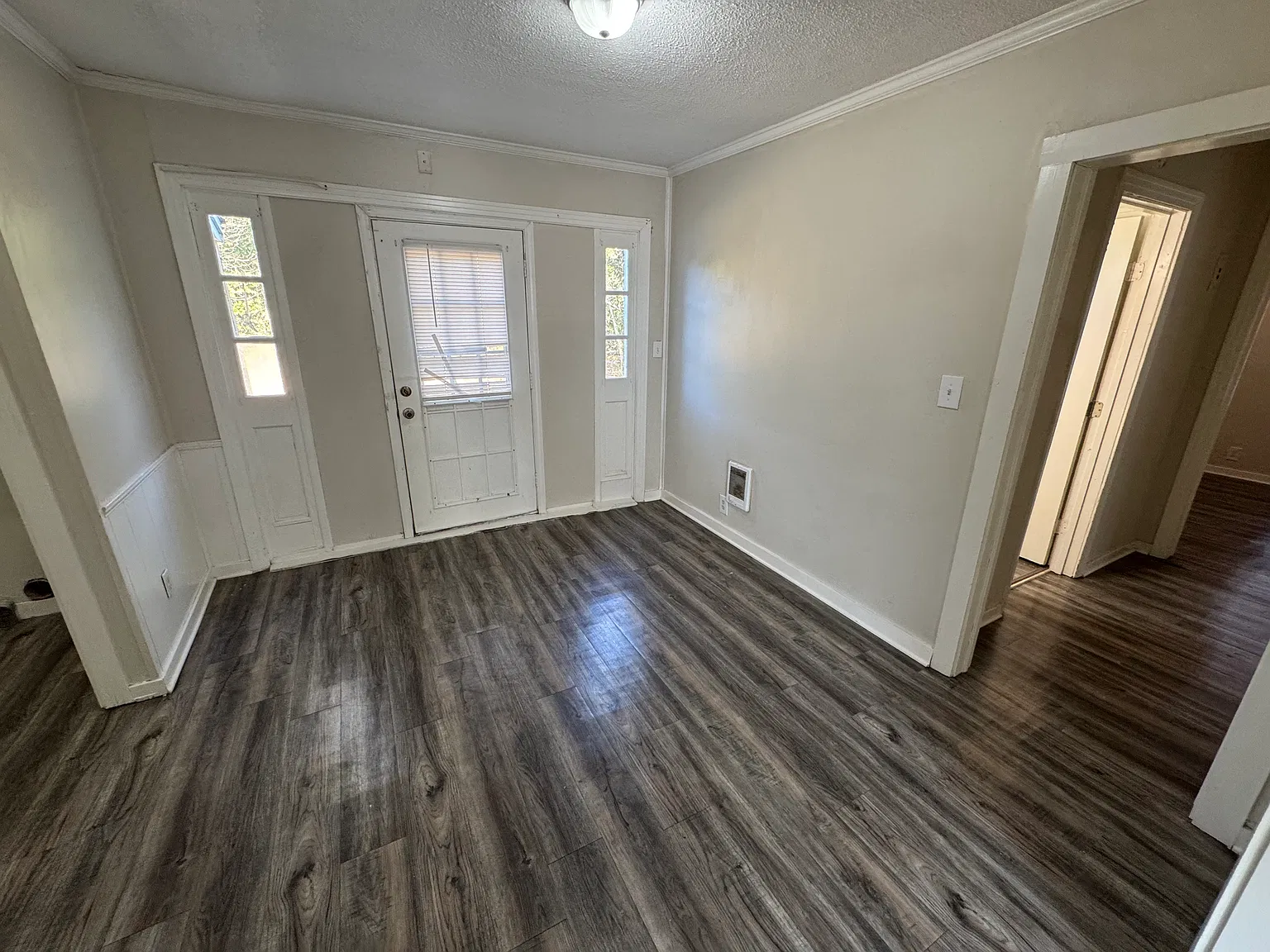 3 bed, 1056 sqft, $850 — Photo 3