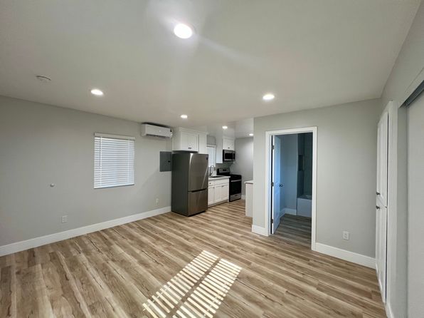 10902 S Prairie Ave #7