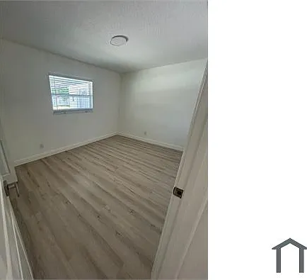 636 Lake Palms Dr — Photo 2