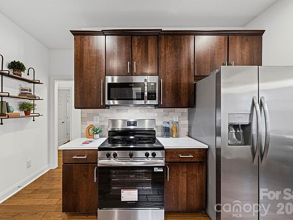 3rd image of 1921 Harrill St