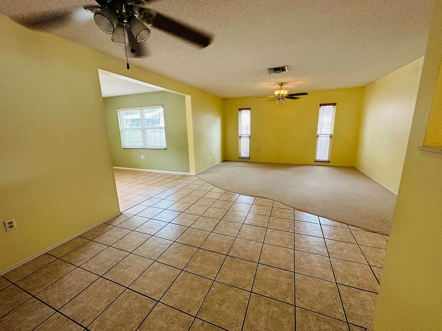 Spacious 3BR Palm Harbor Home with Fenced Yard & 2-Car Garage — Photo 4
