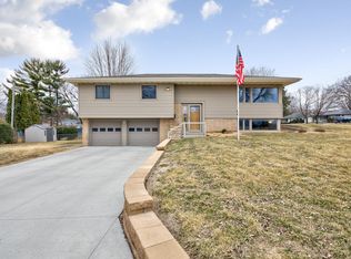 8 Botsford Cir, Faribault, MN 55021