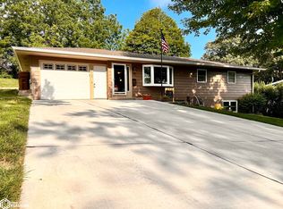 272 Peeble Ln, Carroll, IA 51401