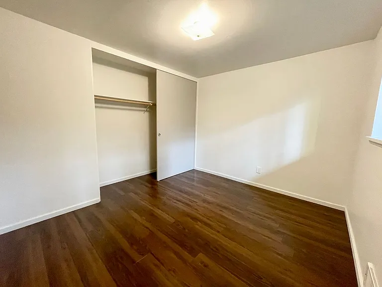 Bayview Apartments — Photo 65