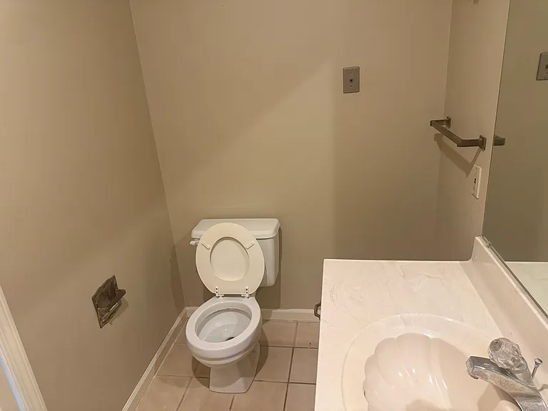 900 Winchester Dr #A-12 — Photo 11