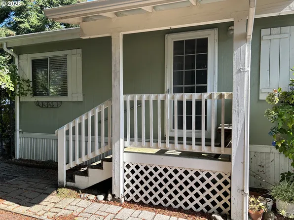 179 Outer Dr, Florence, OR 97439