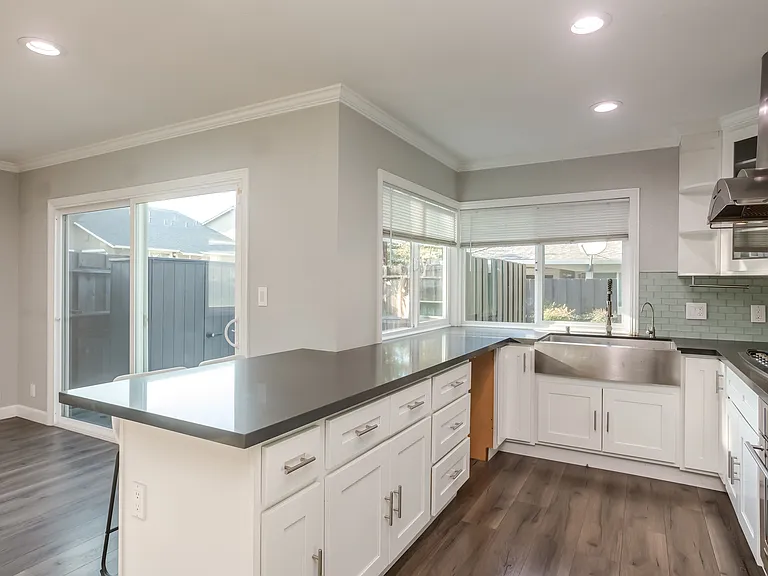 2297 Warfield Way #A — Photo 8