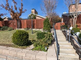 2571 Shady Ridge Dr, Bedford, TX 76021