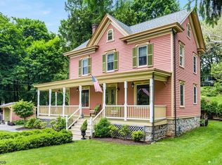 1 1st St, Califon, NJ 07830