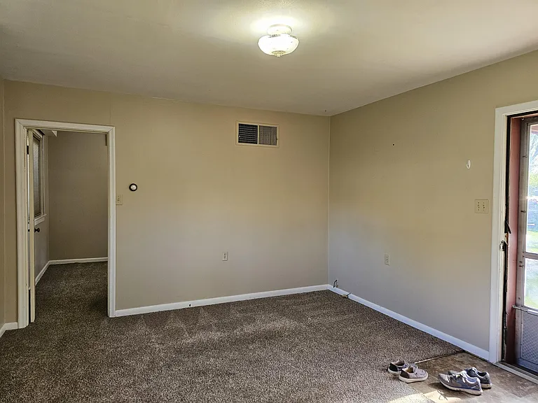 282 S Glenwood St — Photo 6