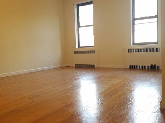 2nd image of 115 E 116th St APT 4D