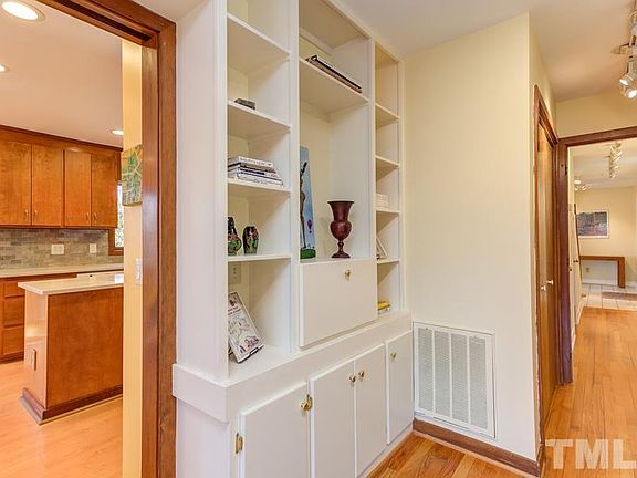 4th image of 101 Huntington Dr