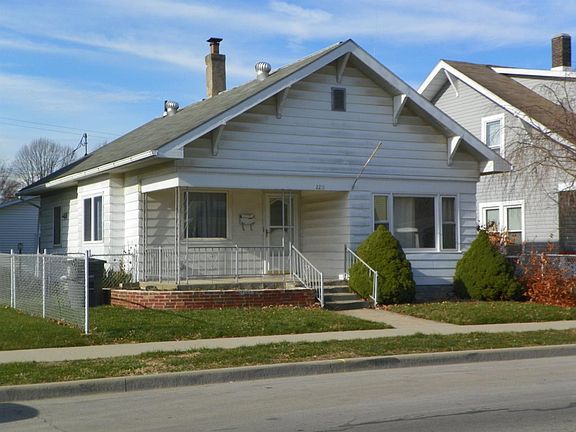 2nd image of 2211 N Grand Ave