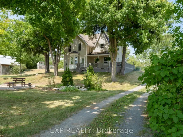 8 Peel St, Stone Mills, ON K0K 3G0