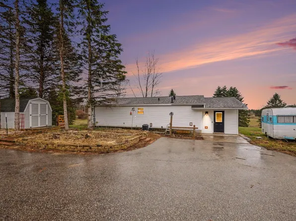 6015 S 124th Ave, Rothbury, MI 49452