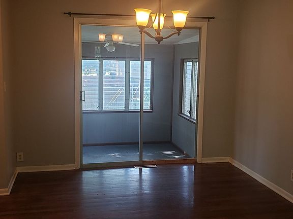 5th image of 9242 Mackey St