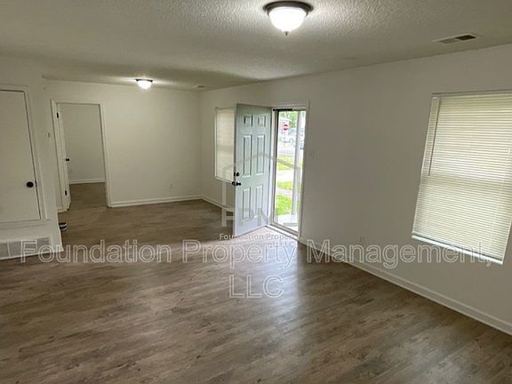 4th image of 2605 Whitman Ave