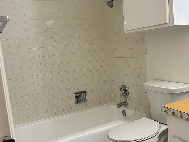 215 W Mistletoe Ave #A — Photo 11