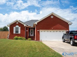 240 Tanner Point Dr, New Market, AL 35761