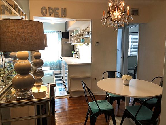 5th image of 915 8th St APT 102