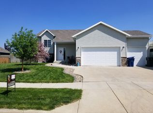 1456 Marilyn Way, Dickinson, ND 58601