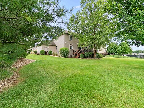 4th image of 6919 N Basket Oak Dr