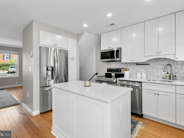 4885 28th St S #A, Arlington, VA 22206