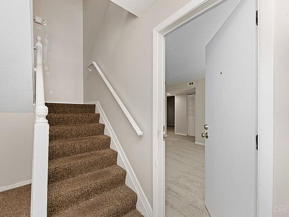 2nd image of 1931 Chaucer Dr APT B