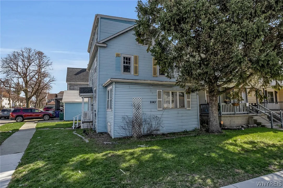 2143 Niagara St photo 1