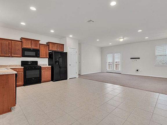 4th image of 535 Twisted Oaks Ln