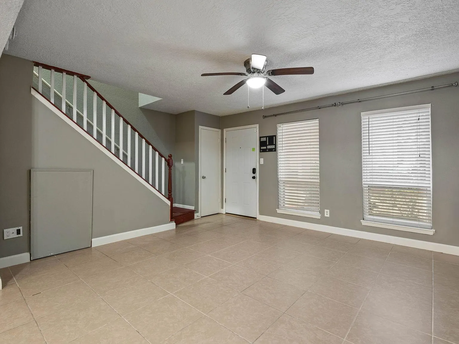 2 bed, 2.5 bath, 1152 sqft, $1,750 — Photo 3
