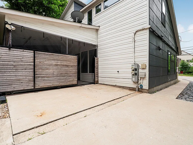 5204 Samuel Huston Ave — Photo 35