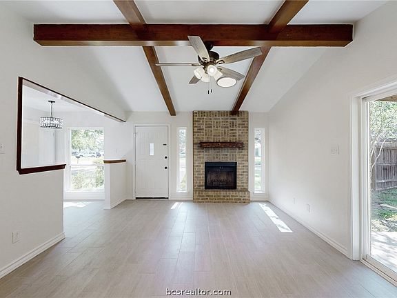 5th image of 601 San Saba Ct