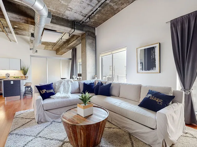 645 W 9th St #718 — Photo 16