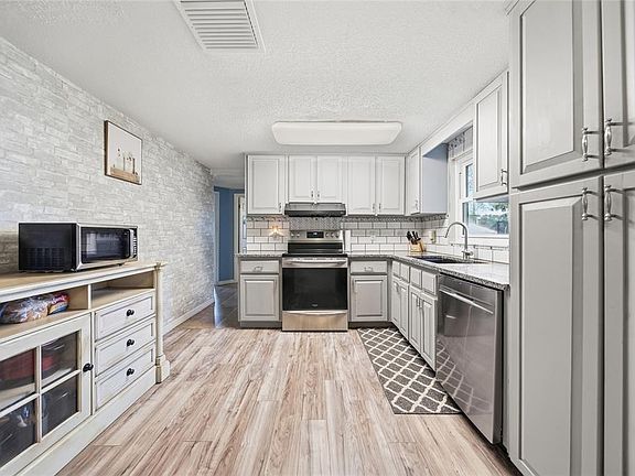 3rd image of 37421 LAYTON ROAD